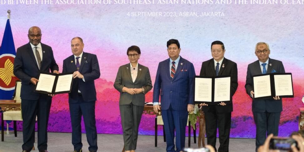 1707ASEAN_Pererat_Kerja_Sama_dengan_IORA_dan_PIF