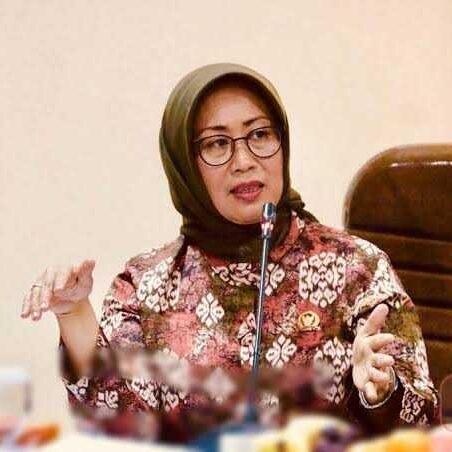 NINIK RAHAYU KETUA DEWAN PERS