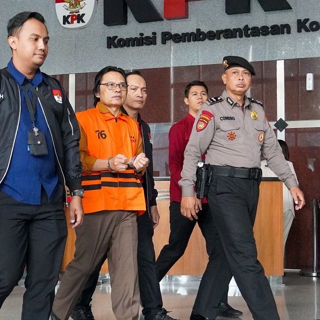 KPK-Tahan-Tersangka-Dugaan-Penerimaan-Gratifikasi-di-Lingkungan-Sekretariat-Jenderal-MPR-RI-image_large